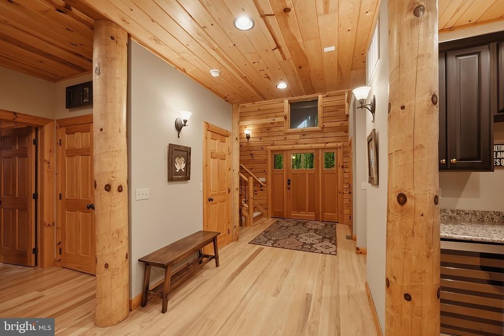 Image 15 of property listing at 178 FERN LOOP DR, Mc Henry, MD 21541