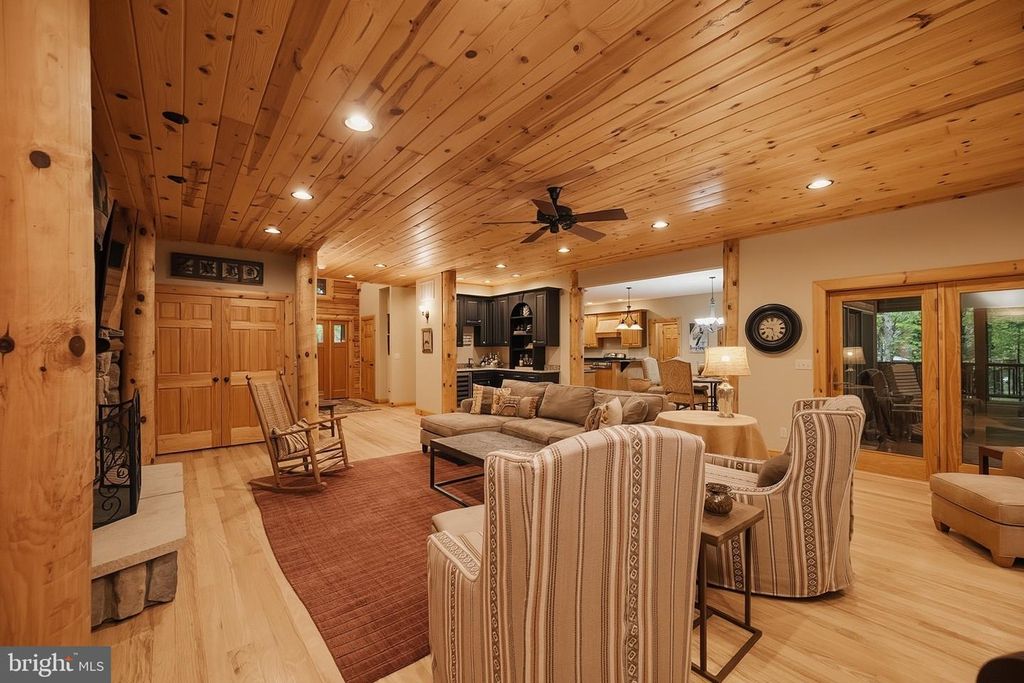 Image 21 of property listing at 178 FERN LOOP DR, Mc Henry, MD 21541