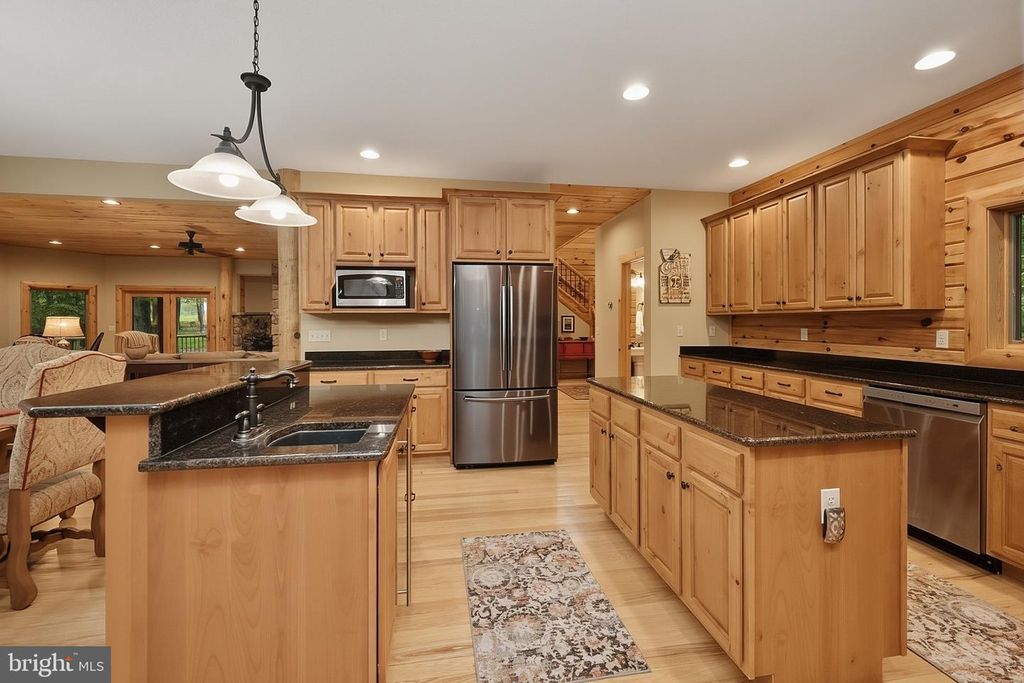 Image 3 of property listing at 178 FERN LOOP DR, Mc Henry, MD 21541