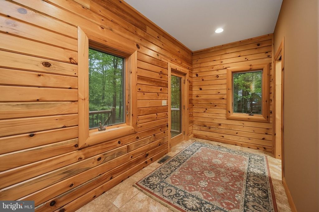 Image 33 of property listing at 178 FERN LOOP DR, Mc Henry, MD 21541