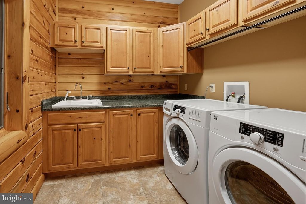 Image 36 of property listing at 178 FERN LOOP DR, Mc Henry, MD 21541