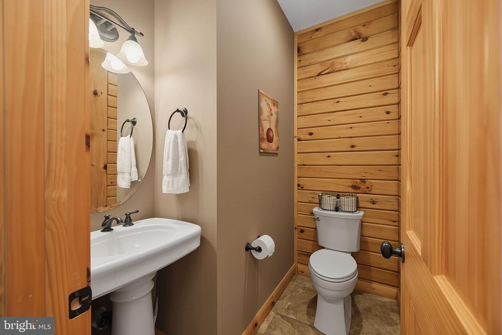 Image 37 of property listing at 178 FERN LOOP DR, Mc Henry, MD 21541