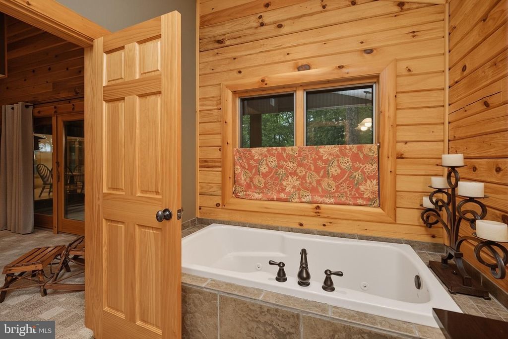 Image 43 of property listing at 178 FERN LOOP DR, Mc Henry, MD 21541
