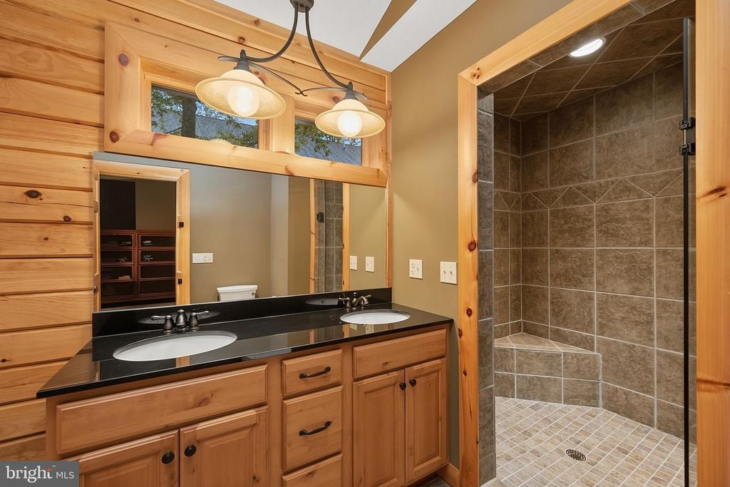 Image 46 of property listing at 178 FERN LOOP DR, Mc Henry, MD 21541