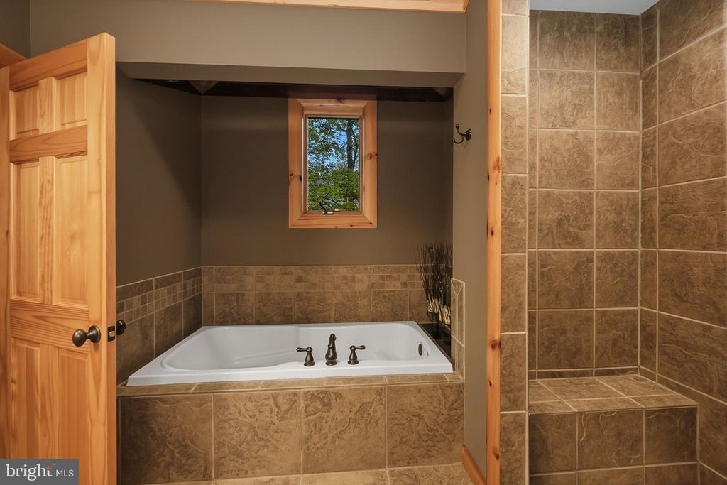 Image 56 of property listing at 178 FERN LOOP DR, Mc Henry, MD 21541