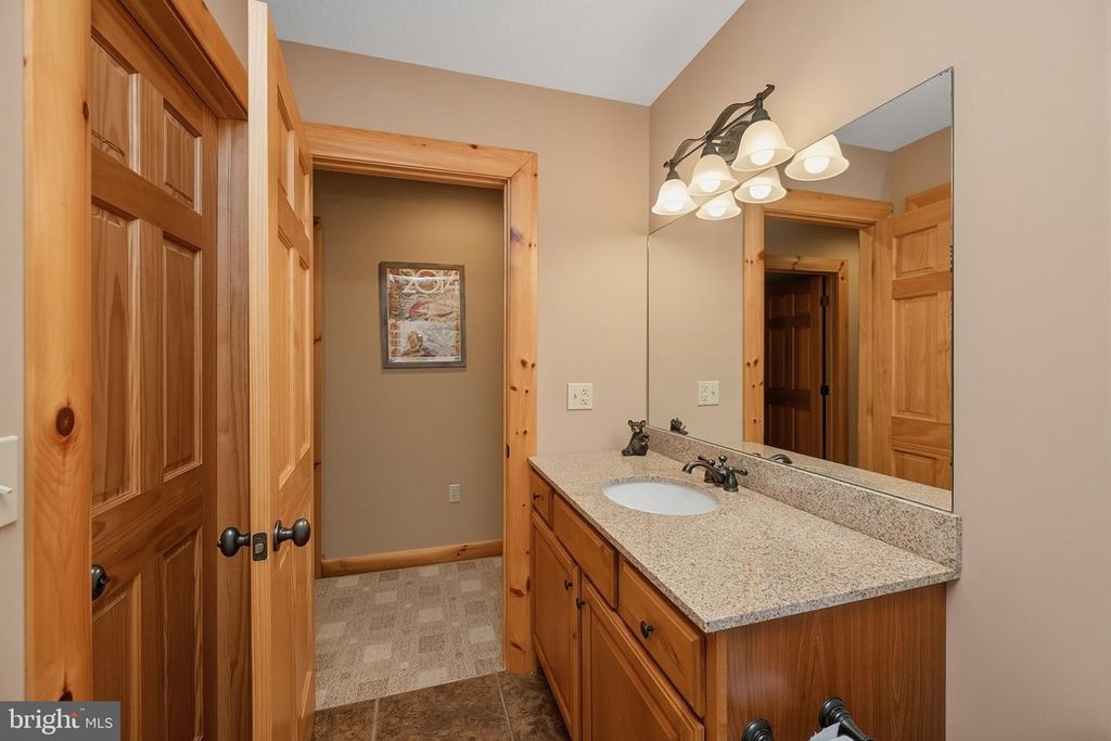 Image 61 of property listing at 178 FERN LOOP DR, Mc Henry, MD 21541