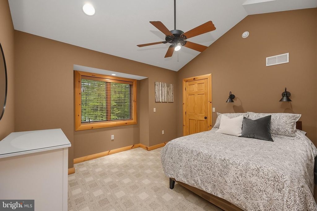 Image 65 of property listing at 178 FERN LOOP DR, Mc Henry, MD 21541