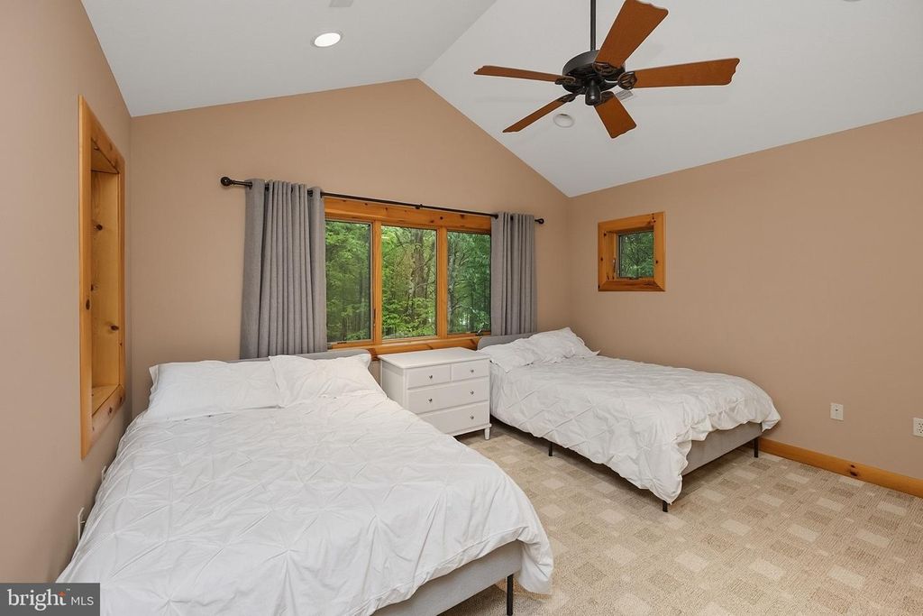 Image 70 of property listing at 178 FERN LOOP DR, Mc Henry, MD 21541