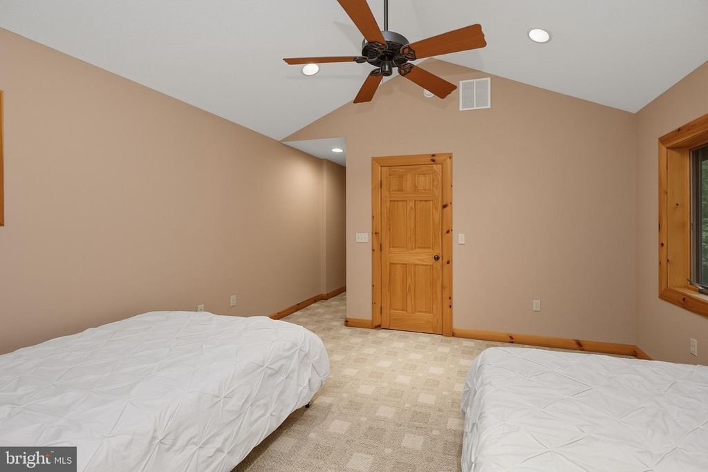 Image 72 of property listing at 178 FERN LOOP DR, Mc Henry, MD 21541