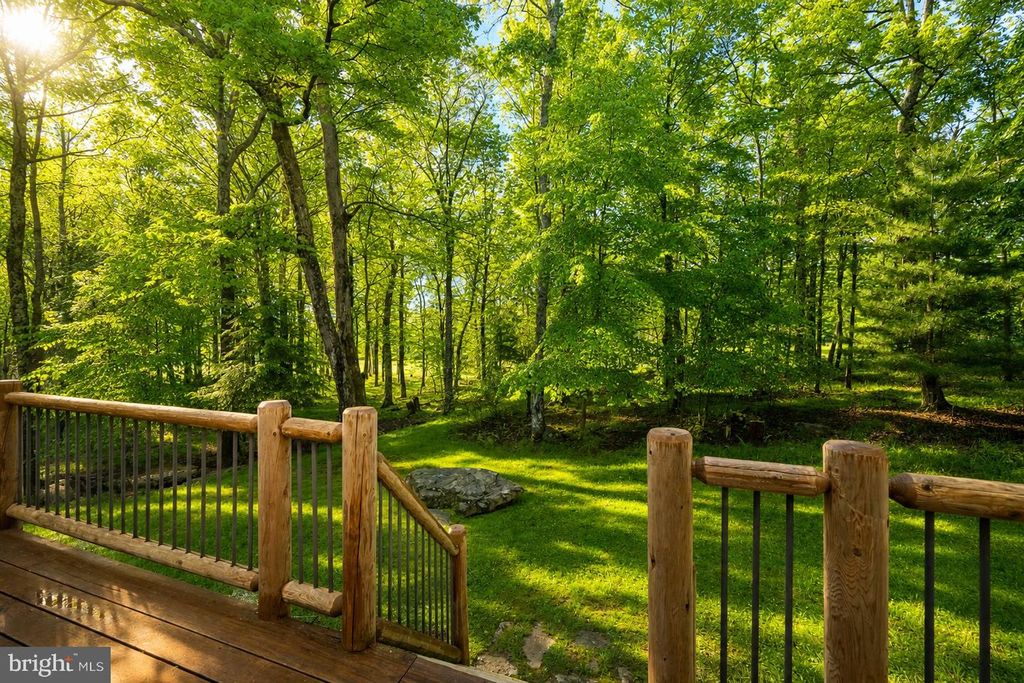 Image 85 of property listing at 178 FERN LOOP DR, Mc Henry, MD 21541