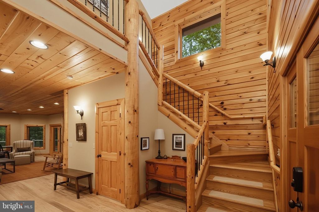 Image 9 of property listing at 178 FERN LOOP DR, Mc Henry, MD 21541