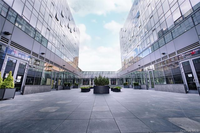 14449 Northern Boulevard 413, Flushing, NY 11354