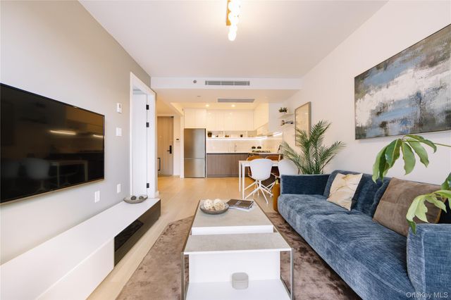 14449 Northern Boulevard 413, Flushing, NY 11354