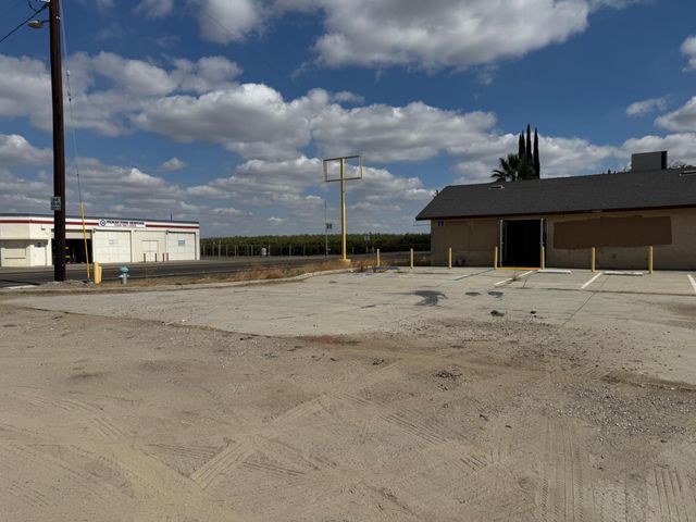 12441 W Shaw Avenue, Fresno, CA 93723