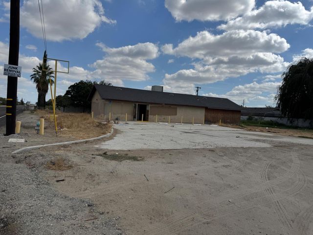 12441 W Shaw Avenue, Fresno, CA 93723