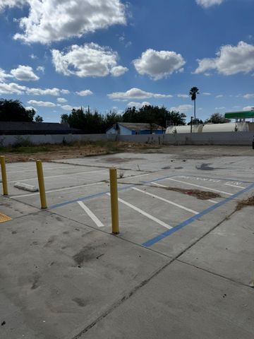 12441 W Shaw Avenue, Fresno, CA 93723