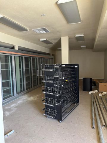 12441 W Shaw Avenue, Fresno, CA 93723