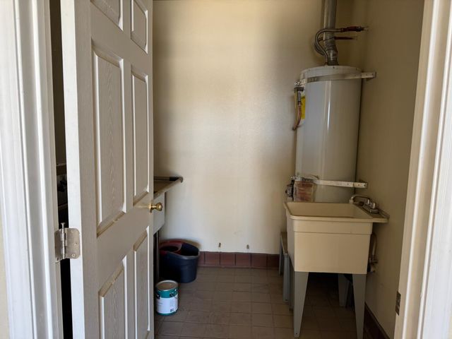 12441 W Shaw Avenue, Fresno, CA 93723