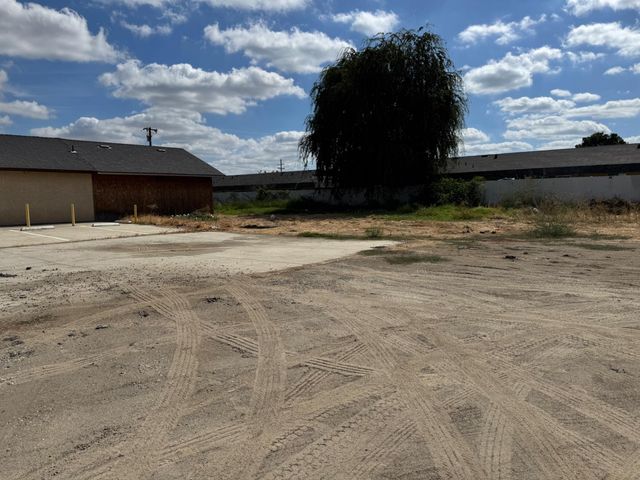 12441 W Shaw Avenue, Fresno, CA 93723