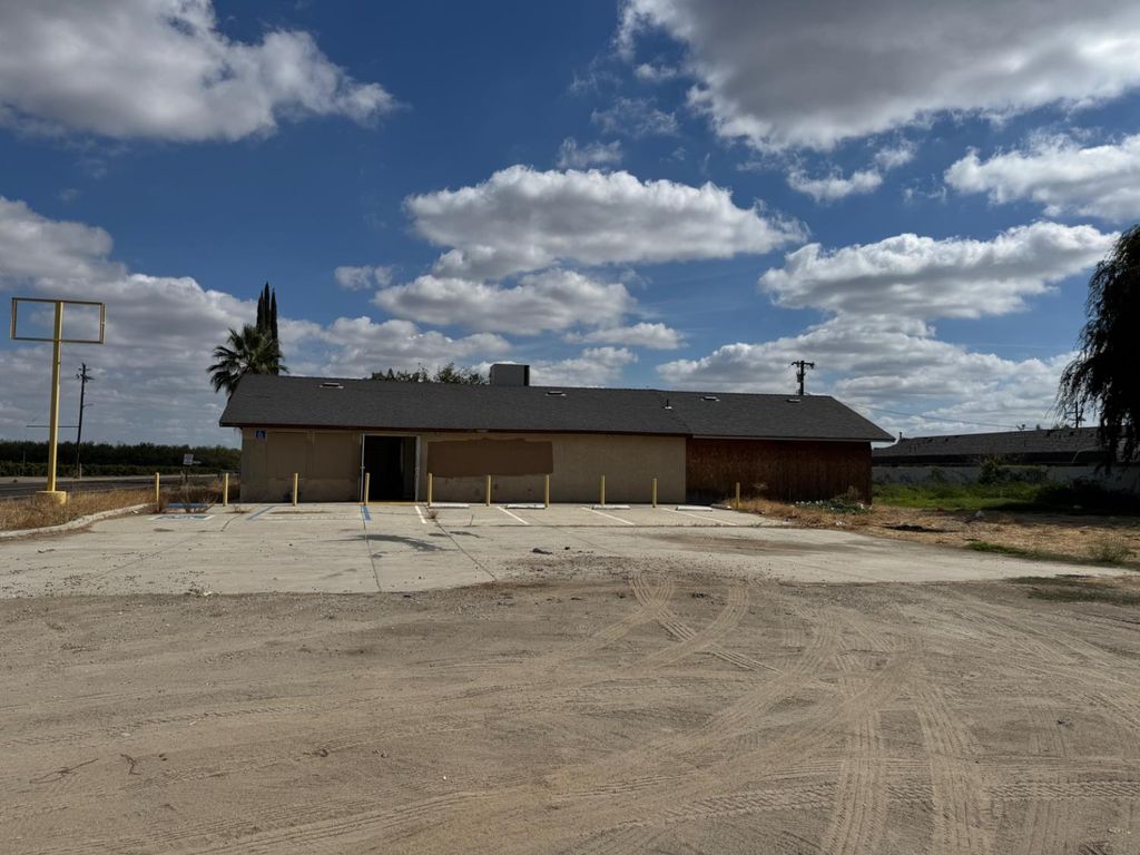 12441 W Shaw Avenue, Fresno, CA 93723