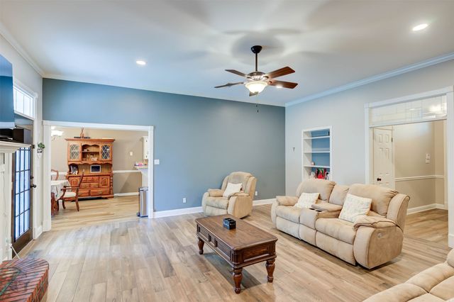 2116 Middle Creek Boulevard, Bossier City, LA 71111