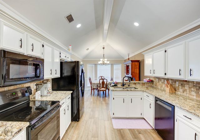 2116 Middle Creek Boulevard, Bossier City, LA 71111