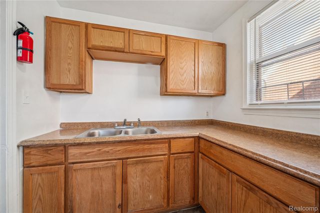 21341 Reimanville Avenue, Royal Oak Charter Township, MI 48220