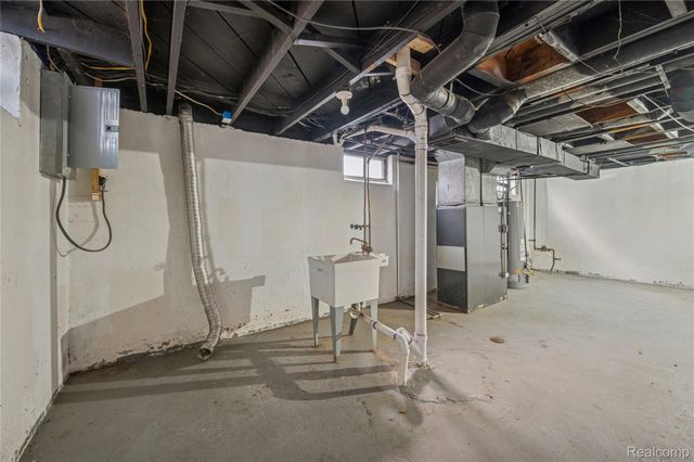 21341 Reimanville Avenue, Royal Oak Charter Township, MI 48220