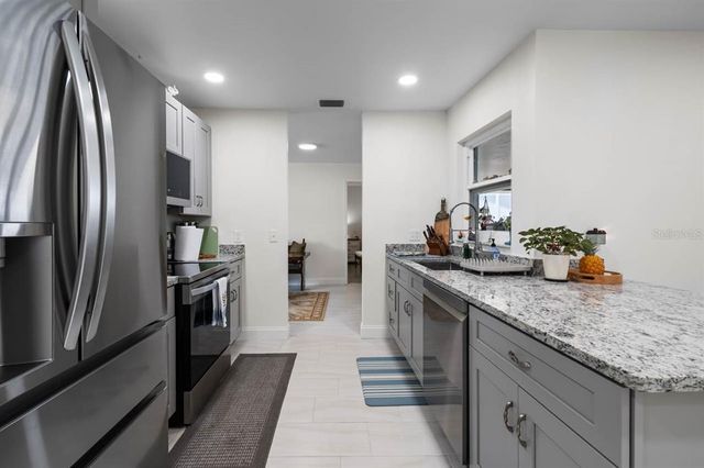 803 LEISEY CIRCLE, Ruskin, FL 33570