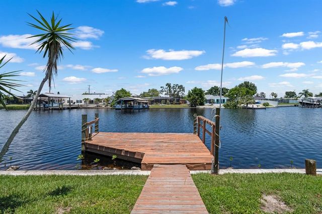 803 LEISEY CIRCLE, Ruskin, FL 33570
