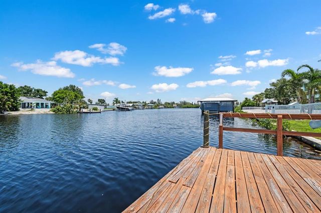 803 LEISEY CIRCLE, Ruskin, FL 33570