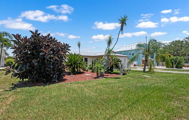 803 LEISEY CIRCLE, Ruskin, FL 33570
