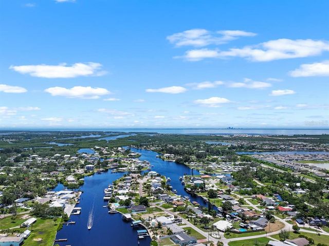803 LEISEY CIRCLE, Ruskin, FL 33570
