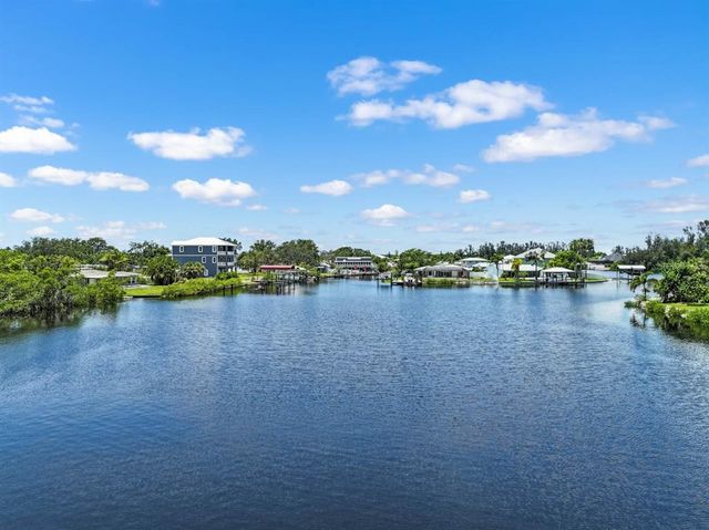 803 LEISEY CIRCLE, Ruskin, FL 33570