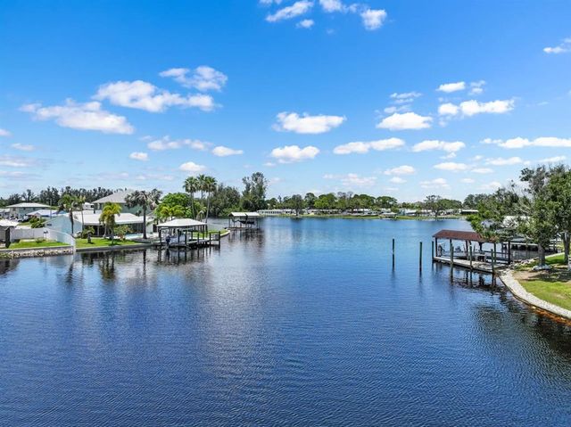 803 LEISEY CIRCLE, Ruskin, FL 33570
