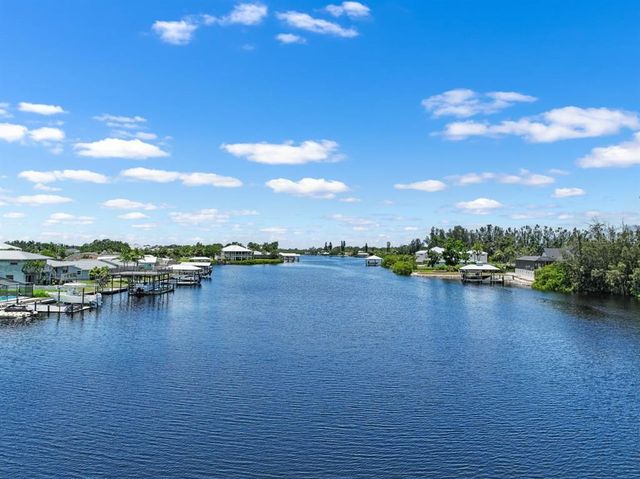 803 LEISEY CIRCLE, Ruskin, FL 33570