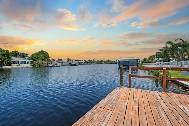 803 LEISEY CIRCLE, Ruskin, FL 33570