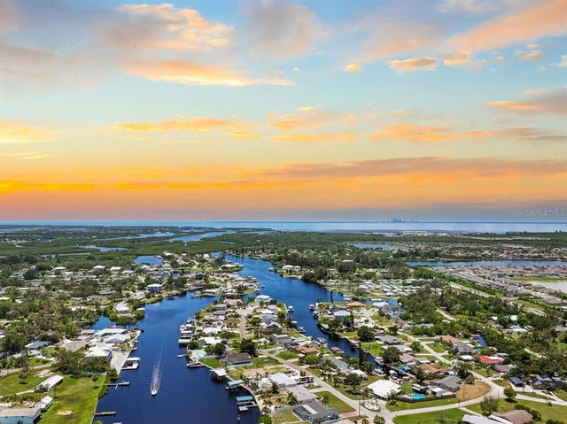 803 LEISEY CIRCLE, Ruskin, FL 33570