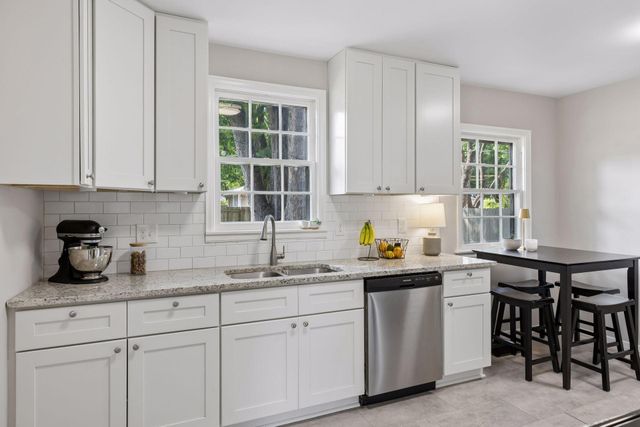 3851 Welcome Avenue N, Robbinsdale, MN 55422