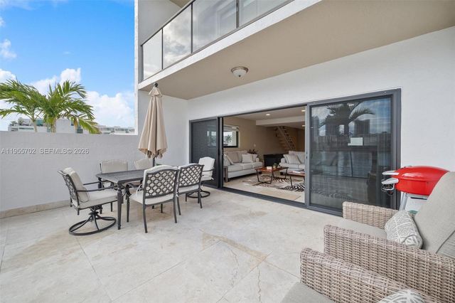 4000 NE 168th St 110A, North Miami Beach, FL 33160