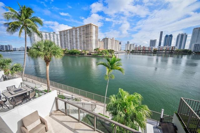 4000 NE 168th St 110A, North Miami Beach, FL 33160
