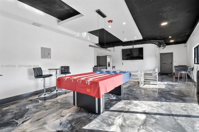 4000 NE 168th St 110A, North Miami Beach, FL 33160