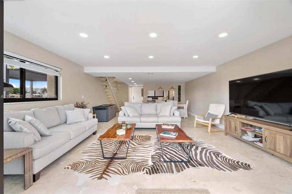 Image 7 of property listing at 4000 NE 168th St 110A, North Miami Beach, FL 33160