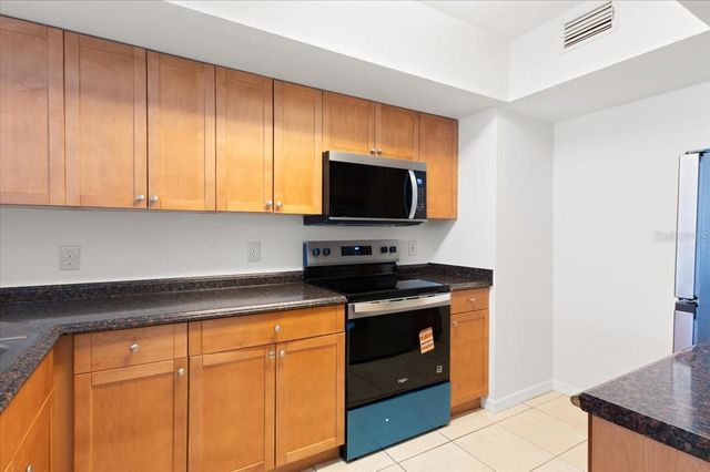 1050 VILLAGIO CIRCLE 102, Sarasota, FL 34237