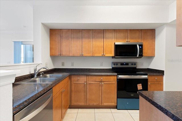 1050 VILLAGIO CIRCLE 102, Sarasota, FL 34237