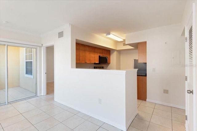 1050 VILLAGIO CIRCLE 102, Sarasota, FL 34237