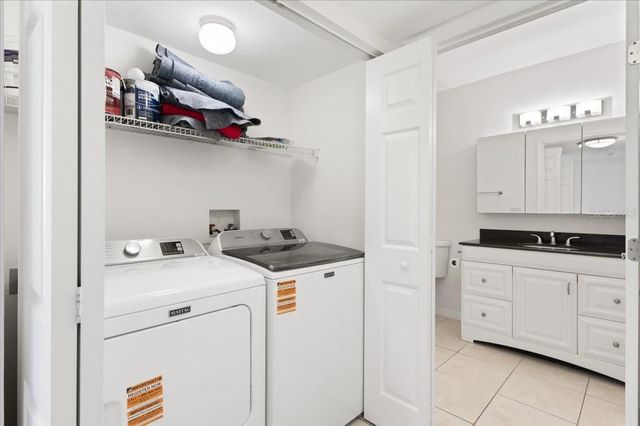 1050 VILLAGIO CIRCLE 102, Sarasota, FL 34237