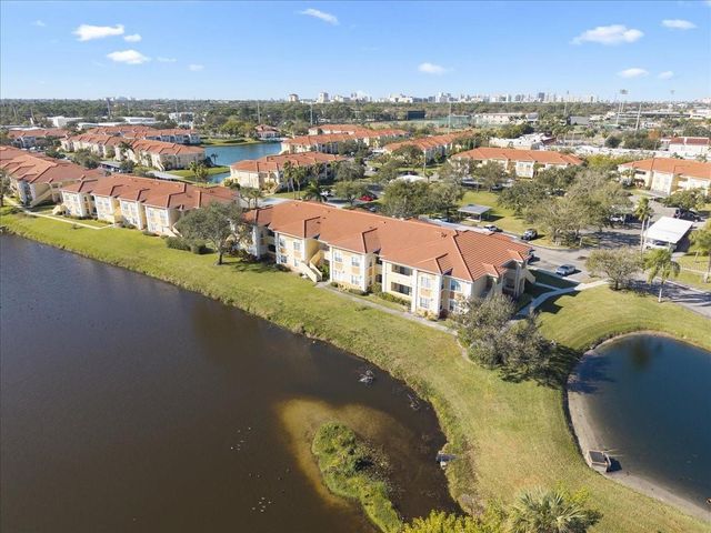 1050 VILLAGIO CIRCLE 102, Sarasota, FL 34237