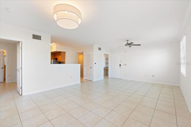 1050 VILLAGIO CIRCLE 102, Sarasota, FL 34237