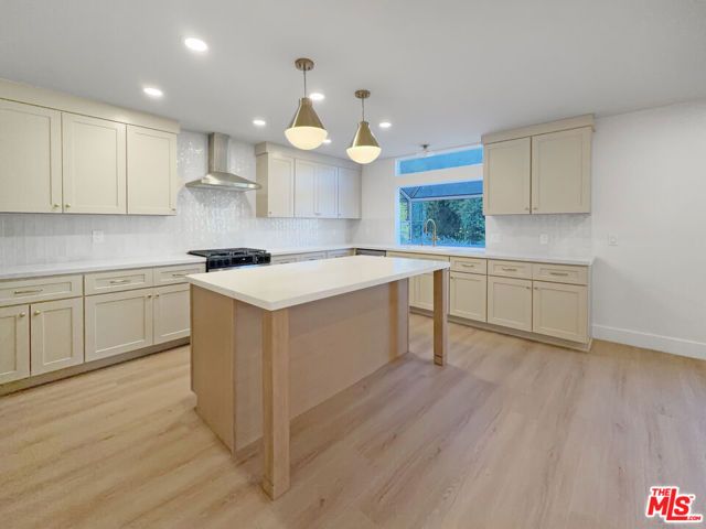 23910 Jensen Drive, West Hills (los Angeles), CA 91304